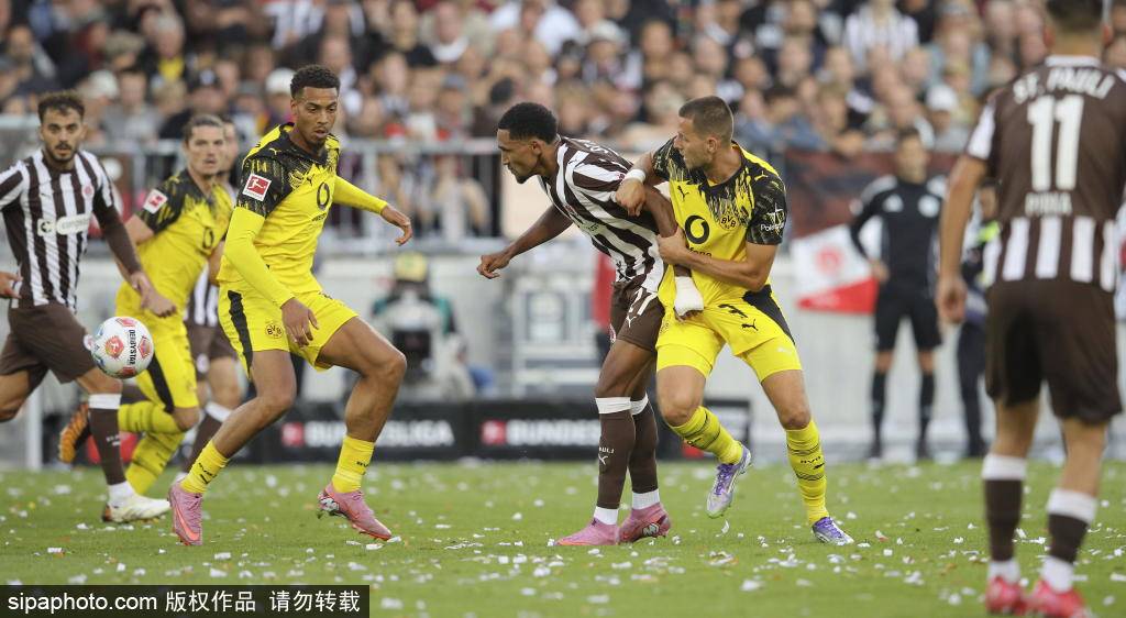 拒绝也让人, 许多球迷在 拒绝也让人, 许多球迷在