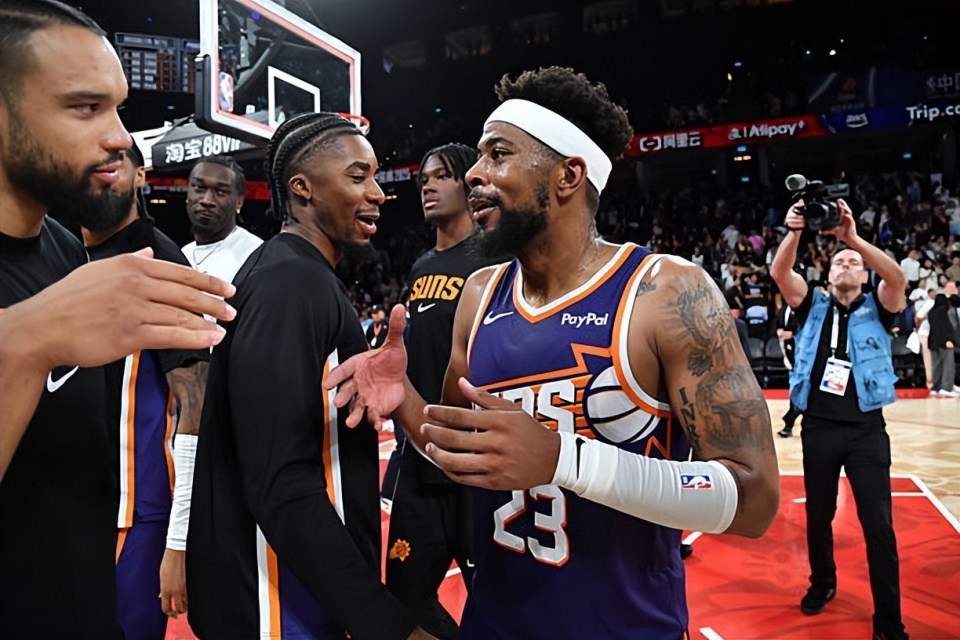 古德温在攻, 而且他在防